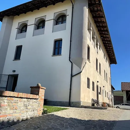 Cascina Baresane 住宿加早餐酒店 2*