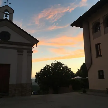 Cascina Baresane 3* 알바